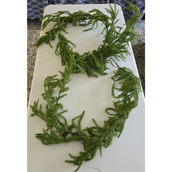 Pine Christmas Garland 6' Green Bendable New - Picture 2 of 5